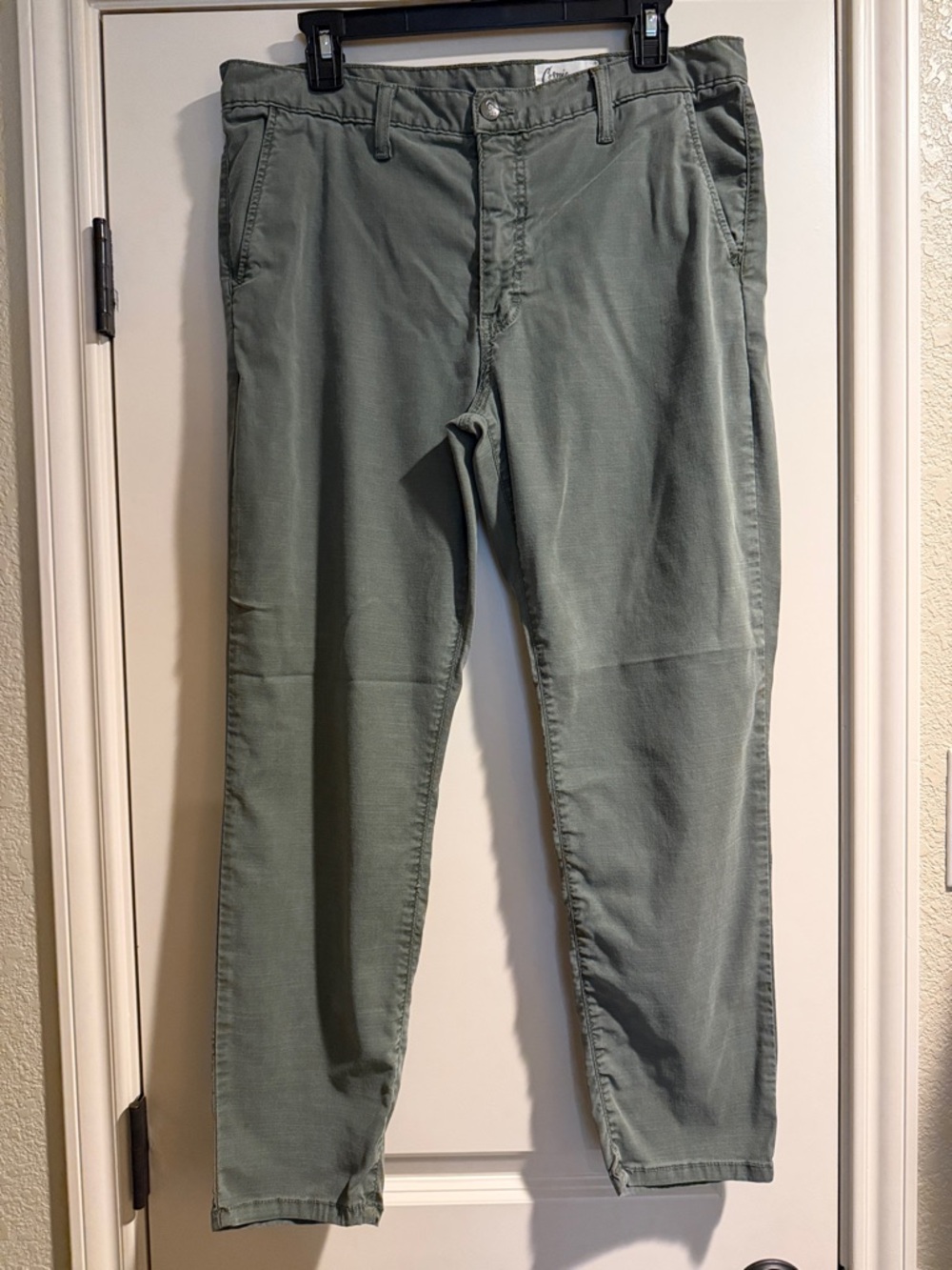 Women’s Cropped Ankle Pants in Sage Green